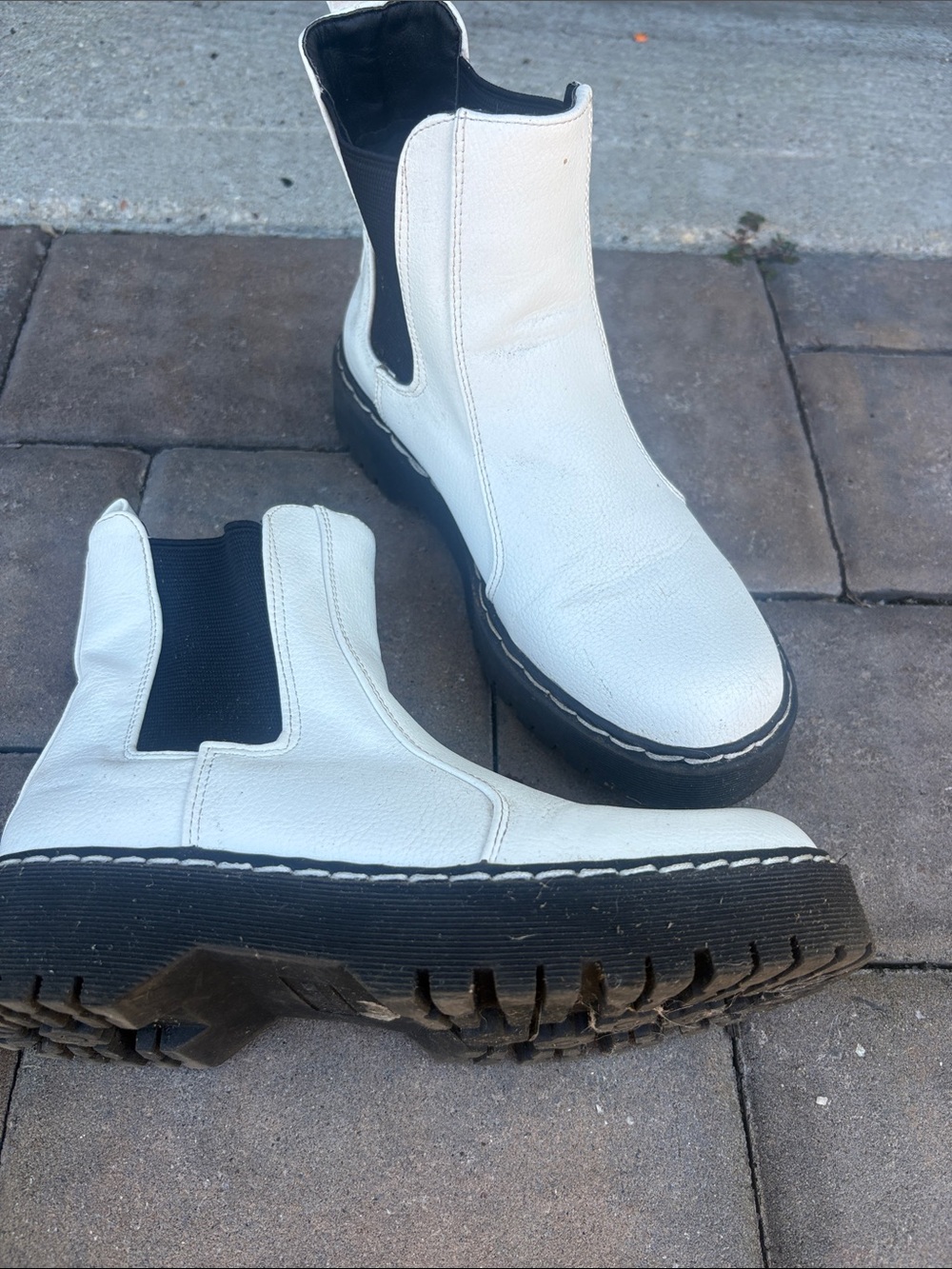 Sincerely Jules White Leather Chelsea Ankle Boots with Black Elastic Panels